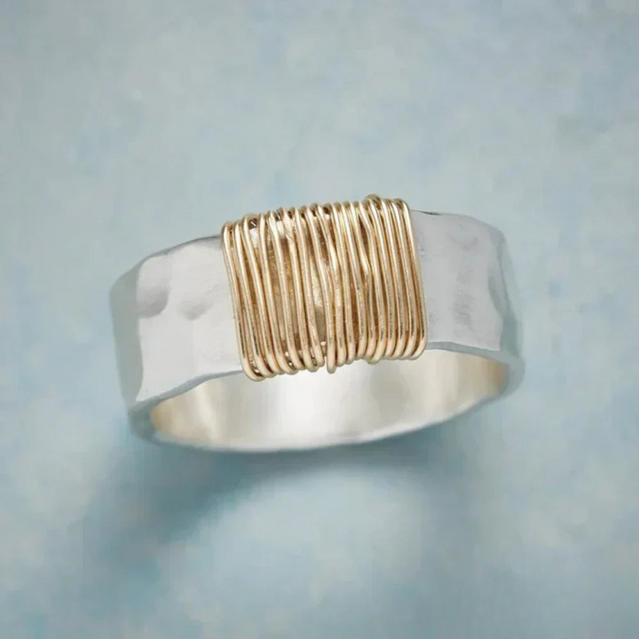 Lunari™ | Elegant Silver Ring with Gold Wire